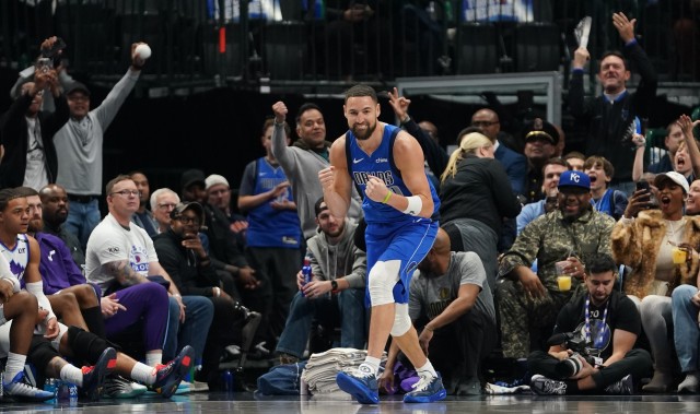 九游娱乐网页版-三分命中数历史第4多！克莱展现极致高效 替补23分钟轰下26分6助