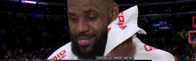 九游娱乐网页版-30+三双统治第三节 准37詹姆斯依然具备MVP水准